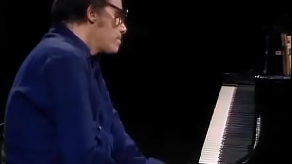 Gould plays BWV 1080, Fugues 1 and 4