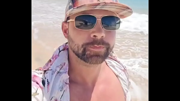Last stroll on the beach and now time to go home ?I’m looking to get some colabs booked in over the summer.Gay, strai…